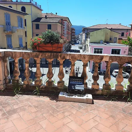 Opera Lejlighed Sarzana